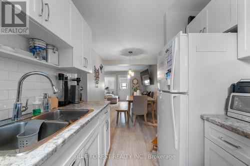 18 - 166 Southdale Road W, London South (South O), ON - Indoor Photo Showing Kitchen With Double Sink