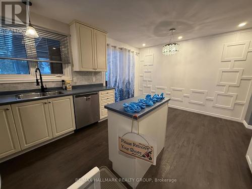 2197 Urbandale Drive, Ottawa, ON - Indoor Photo Showing Kitchen With Double Sink