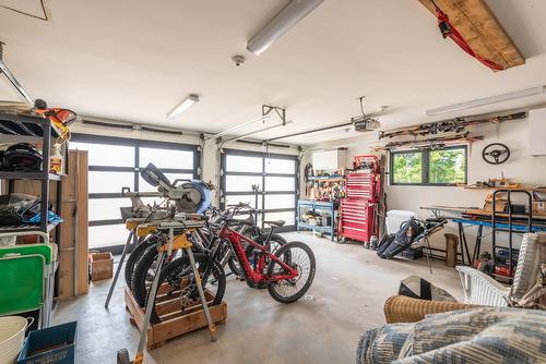 Grange - 480 Ch. De La Station, La Conception, QC - Indoor Photo Showing Garage