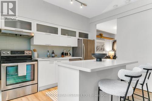 708 - 50 Camden Street, Toronto, ON - Indoor Photo Showing Kitchen
