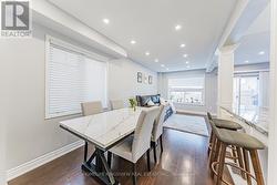 Dining and breakfast bar - 