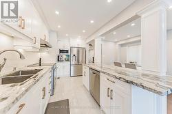 Spacious oversized kitchen - 