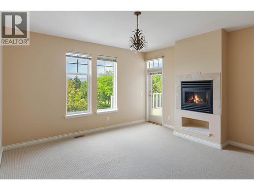 371 Mccarren Avenue, Kelowna, BC - Indoor With Fireplace