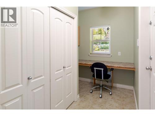 371 Mccarren Avenue, Kelowna, BC - Indoor