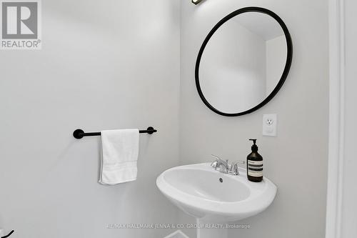 146 Percy Street, Ottawa, ON - Indoor Photo Showing Bathroom