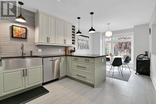 146 Percy Street, Ottawa, ON - Indoor Photo Showing Kitchen With Upgraded Kitchen
