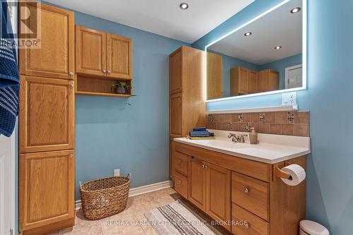 291 Alberta Street, Welland (Lincoln/Crowland), ON - Indoor Photo Showing Bathroom