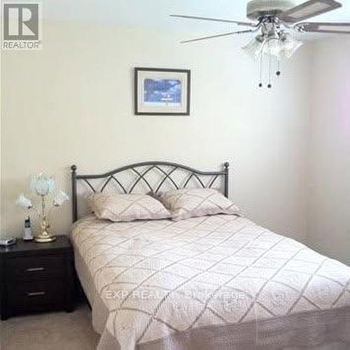 26 Ramsey Crescent, Hamilton, ON - Indoor Photo Showing Bedroom