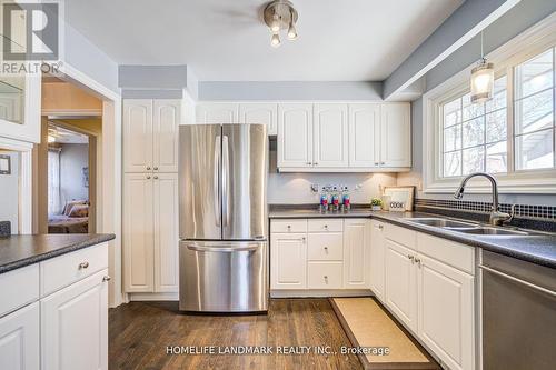 2165 Dunedin Road, Oakville, ON - Indoor Photo Showing Kitchen With Double Sink