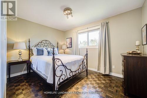 2165 Dunedin Road, Oakville, ON - Indoor Photo Showing Bedroom