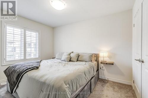 14 - 305 Garner Road W, Hamilton, ON - Indoor Photo Showing Bedroom