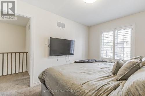 14 - 305 Garner Road W, Hamilton, ON - Indoor Photo Showing Bedroom