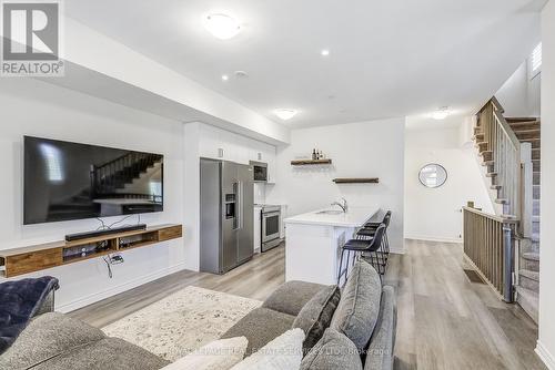 14 - 305 Garner Road W, Hamilton, ON - Indoor Photo Showing Living Room