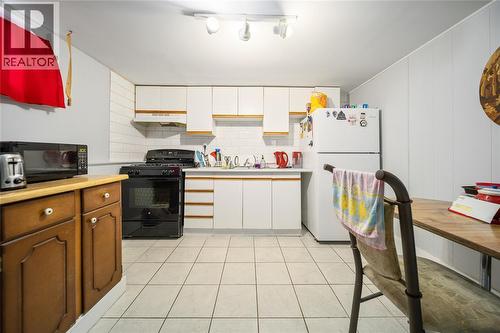 863 Devine Street, Sarnia, ON - Indoor Photo Showing Kitchen