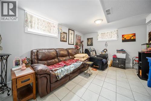 863 Devine Street, Sarnia, ON - Indoor