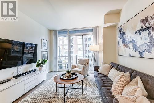 619 - 825 Church Street, Toronto, ON - Indoor Photo Showing Living Room