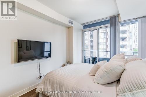 619 - 825 Church Street, Toronto, ON - Indoor Photo Showing Bedroom