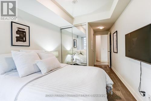 619 - 825 Church Street, Toronto, ON - Indoor Photo Showing Bedroom