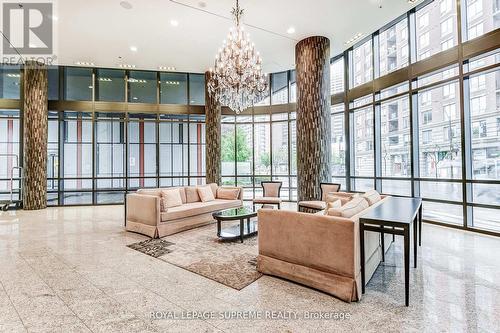 619 - 825 Church Street, Toronto, ON - Indoor Photo Showing Other Room