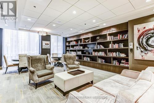 619 - 825 Church Street, Toronto, ON - Indoor