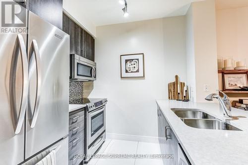 619 - 825 Church Street, Toronto, ON - Indoor Photo Showing Kitchen With Double Sink With Upgraded Kitchen