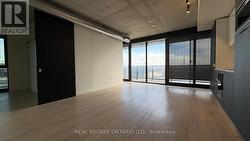 817 - 170 BAYVIEW AVENUE  Toronto, ON M5A 0M4