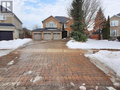 32 GOLDRING CRESCENT  Markham, ON L6C 1Y6