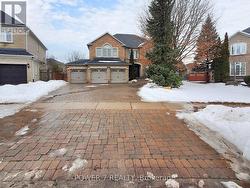 32 GOLDRING CRESCENT  Markham, ON L6C 1Y6