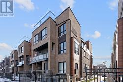 3 - 16 LYTHAM GREEN CIRCLE  Newmarket, ON L3Y 0H3