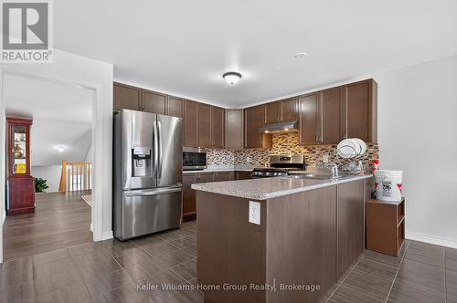 928 Hannah Avenue S, North Perth (Listowel), ON - Indoor Photo Showing Kitchen With Upgraded Kitchen