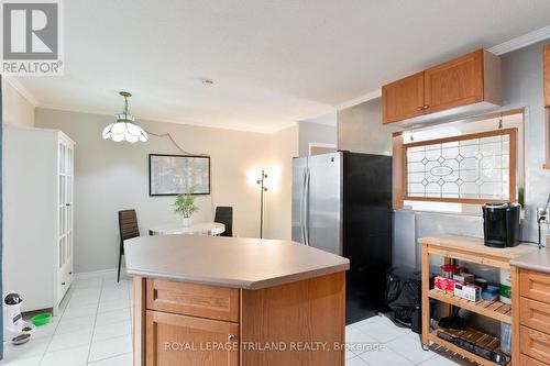 149 - 1247 Huron Street, London East (East A), ON - Indoor Photo Showing Kitchen