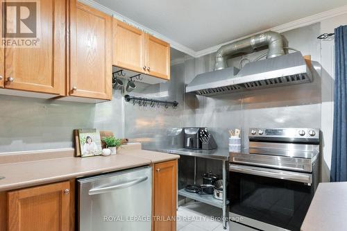 149 - 1247 Huron Street, London East (East A), ON - Indoor Photo Showing Kitchen