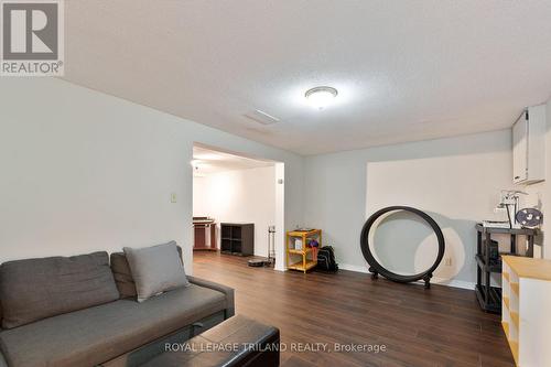 149 - 1247 Huron Street, London East (East A), ON - Indoor Photo Showing Living Room