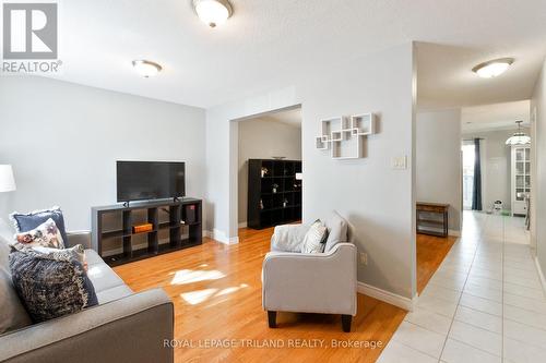 149 - 1247 Huron Street, London East (East A), ON - Indoor Photo Showing Living Room