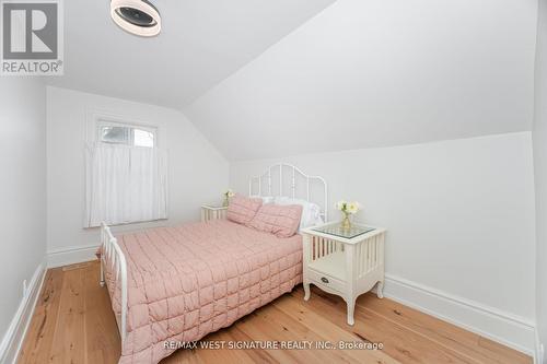368 Main Street, King, ON - Indoor Photo Showing Bedroom