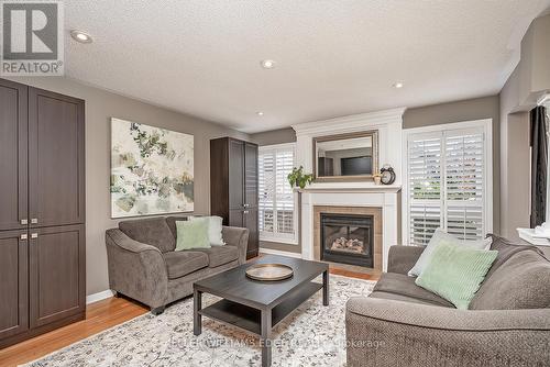 5586 Churchill Meadows Boulevard, Mississauga, ON - Indoor Photo Showing Living Room With Fireplace