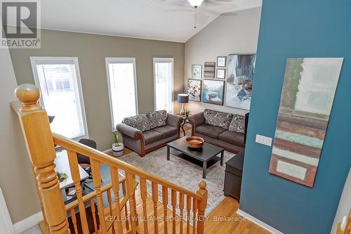5586 Churchill Meadows Boulevard, Mississauga, ON - Indoor Photo Showing Living Room