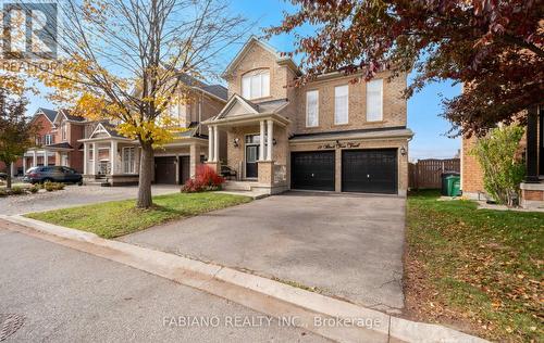 18 BIRCH TREE TRAIL  Brampton, ON L6P 3M8