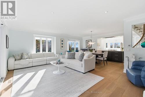 27 Southaven Place, Oakville, ON - Indoor Photo Showing Living Room