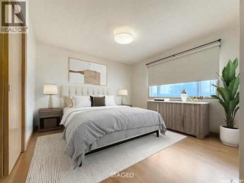611 North Hill Drive, Swift Current, SK - Indoor Photo Showing Bedroom