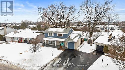 9 AURORA CRESCENT  Ottawa, ON K2G 0Z6