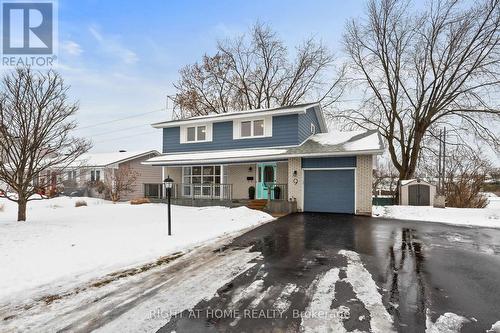 9 AURORA CRESCENT  Ottawa, ON K2G 0Z6