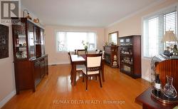 spacious dining room - 