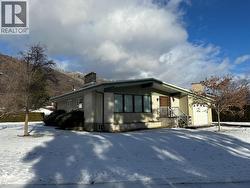 725 3rd Street  Montrose, BC V0G 1P0