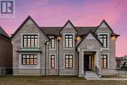 29 BALLYCONNOR COURT  Toronto, ON M2M 4C6