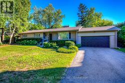 256 EASTCOURT ROAD  Oakville, ON L6J 4Y4