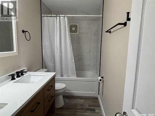 353 25Th Street W, Prince Albert, SK - Indoor Photo Showing Bathroom