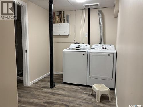 353 25Th Street W, Prince Albert, SK - Indoor Photo Showing Laundry Room