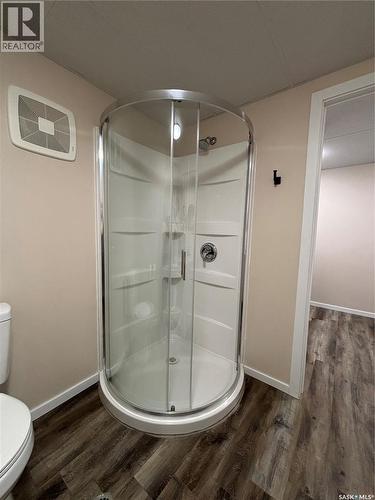 353 25Th Street W, Prince Albert, SK - Indoor Photo Showing Bathroom