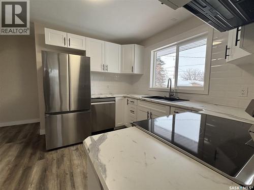 353 25Th Street W, Prince Albert, SK - Indoor Photo Showing Kitchen